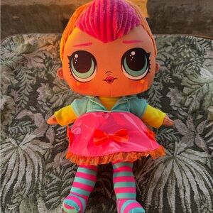 L.O.L. Surprise! Neon Q.T. Huggable Plush Doll